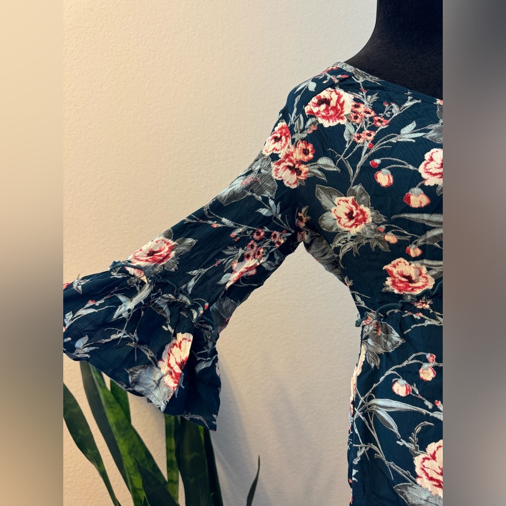 NWT BAND OF GYPSIES FLORAL DRESS - Picture 3 of 8